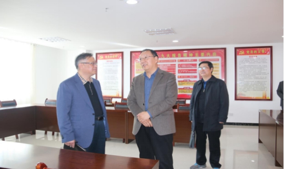 省委常委、省總工會主席馬吉孝等一行蒞臨青海物產(chǎn)集團(tuán)公司視察，調(diào)研指導(dǎo)道路貨運企業(yè)建會、貨運司機(jī)入會等工作